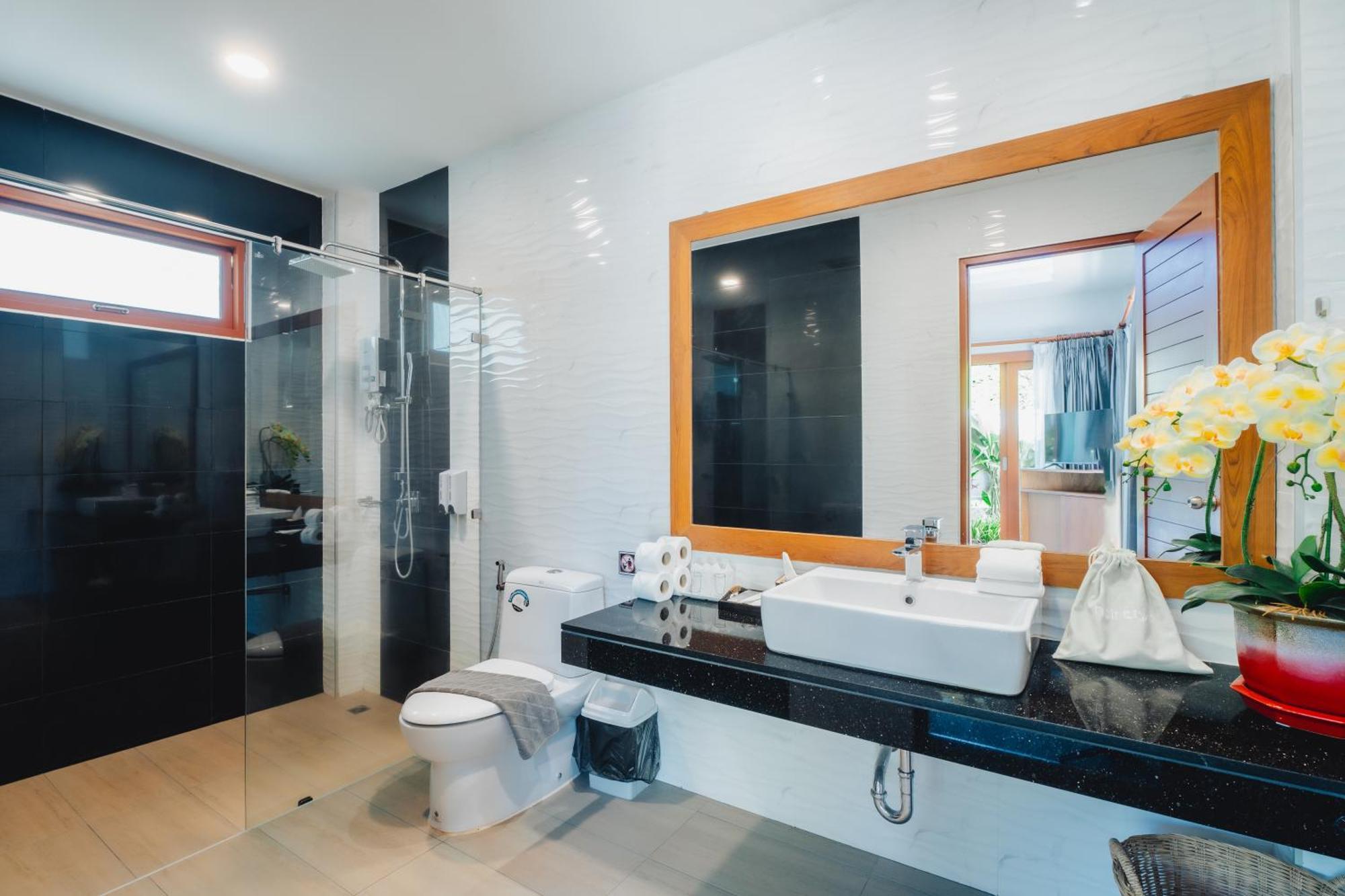 Bangtao Boutique Villa หาดบางเทา ภายนอก รูปภาพ